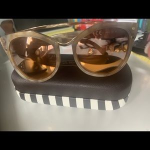 👓Brand new Henri Bendel Sunglasses 🕶